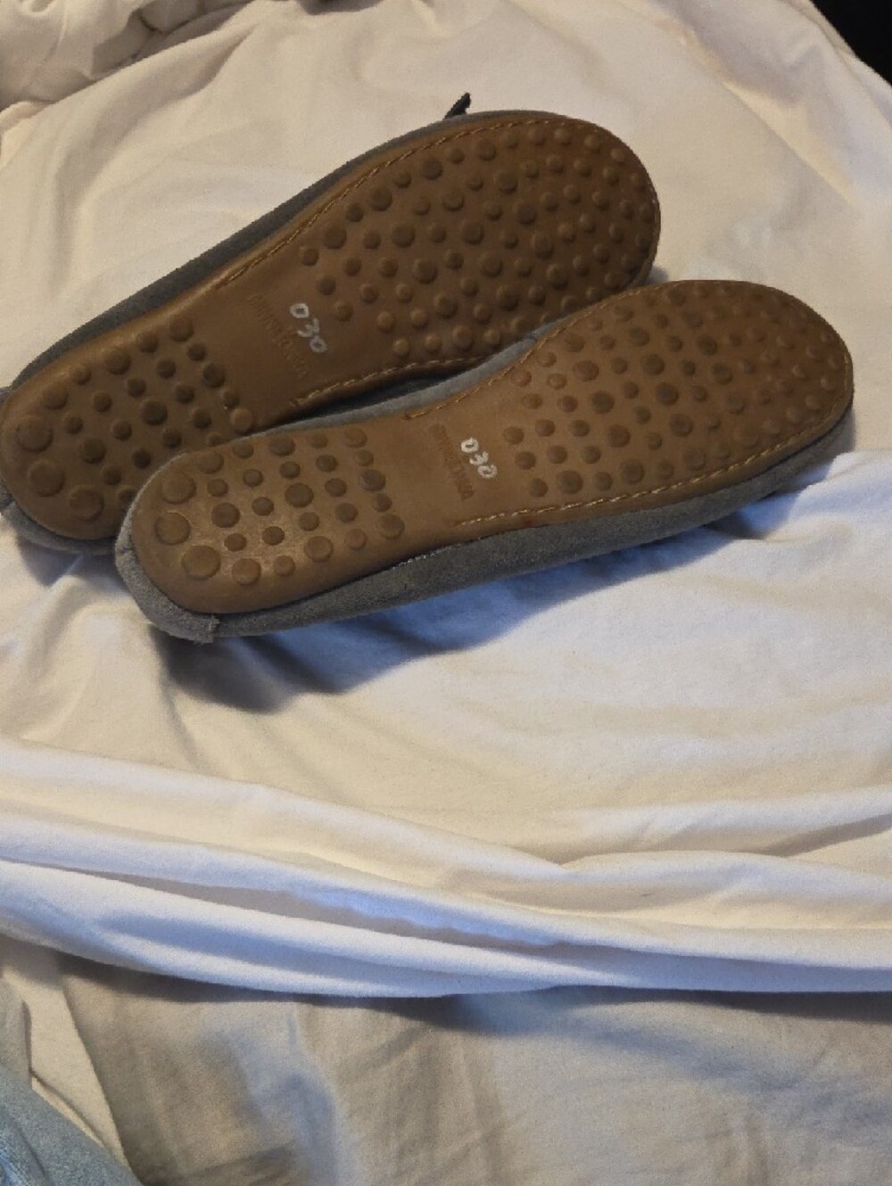 Minnetonka Women’s Gray Suede Kiltie Moccasins - Picture 4 of 9